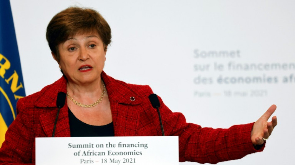 Se "ensombrecen" perspectivas econ&oacute;micas mundiales, dice el FMI