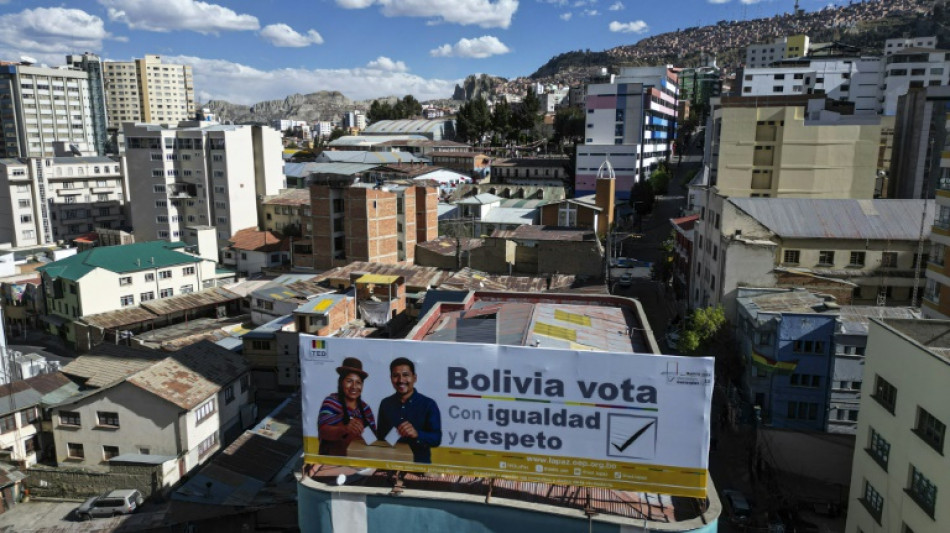 Bolívia inicia eleições para presidente e Congresso com direita como favorita