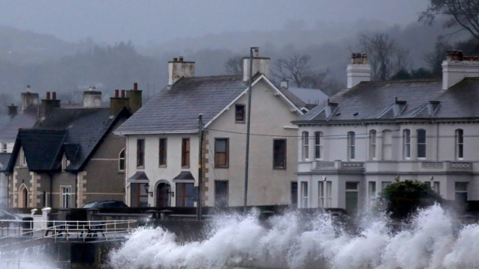 Sturm "Eowyn" richtet in Irland und Gro&szlig;britannien Verw&uuml;stungen an - Ein Toter