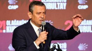 CHP-Chef Özel fordert Neuwahlen in der Türkei - Parteivorsitzender im Amt bestätigt