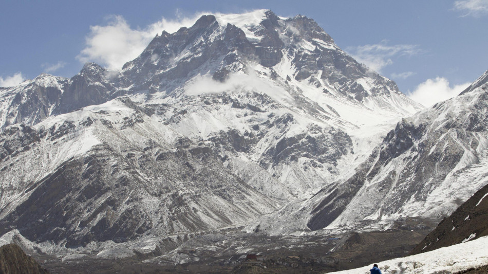 Altro incidente sulle montagne in Nepal, morto un italiano