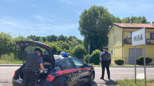 Cadavere di un giovane nel veneziano, ha una ferita alla tempia