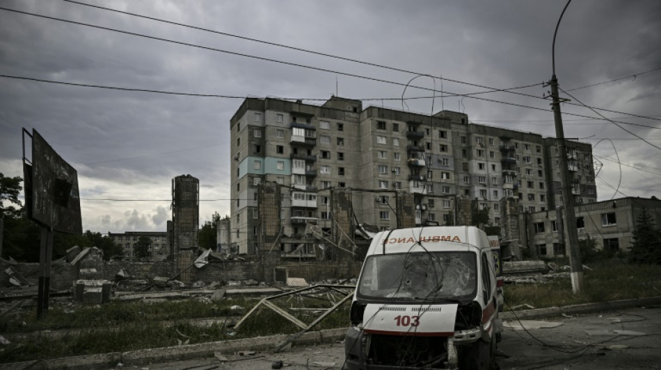 Ukraine: le gouverneur de Lougansk, sous le feu, se "pr&eacute;pare au pire"