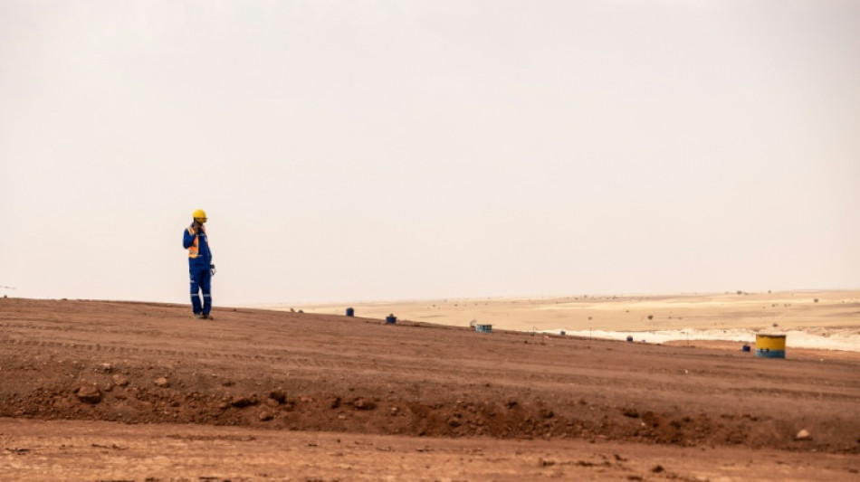 Niger faces dilemma over uranium shipment stuck at airport