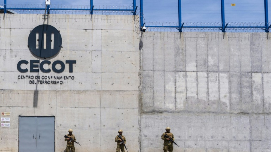 Juízes dos EUA ordenam libertação de salvadorenho e bloqueiam sua deportação