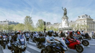 Tausende Motorradfahrer demonstrieren in Paris gegen neue T&Uuml;V-Pflicht