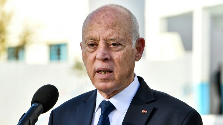 Les Tunisiens votent lors de pr&eacute;sidentielle avec Kais Saied donn&eacute; favori