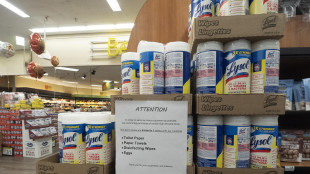 Guerra commerciale tra Usa e Canada, &egrave; corsa all'acquisto di carta igienica