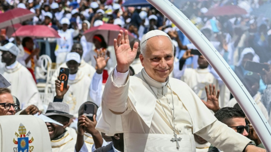 El papa denuncia la explotaci&oacute;n durante su visita al noreste de Angola