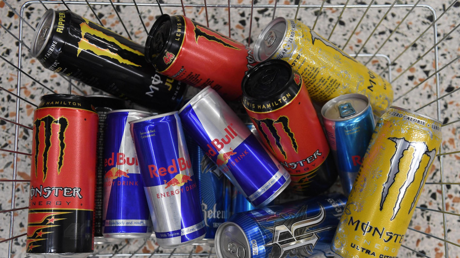 Il governo Gb vuole vietare gli energy drink agli under 16