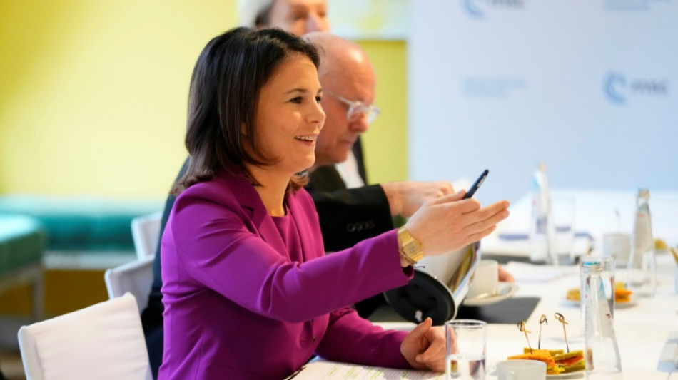 Au&szlig;enministerinnen der Sicherheitskonferenz zollen Irans Protestbewegung Respekt