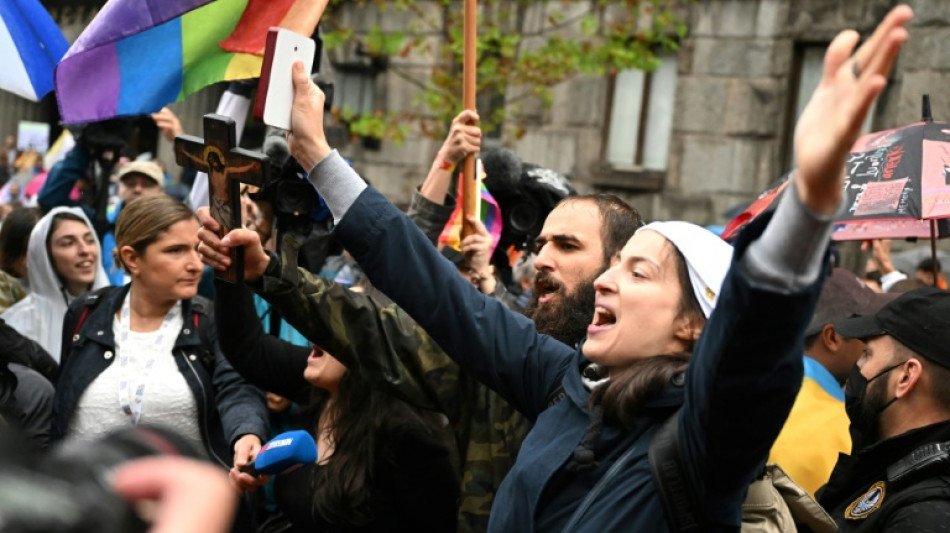 Miles de activistas LGTBQ desfilan en Belgrado por Europride pese a prohibici&oacute;n