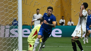 Empty seats as Chelsea win opener at Club World Cup, Benfica deny Boca