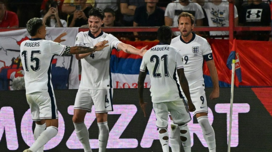 Inglaterra goleia Sérvia (5-0) e fica perto da Copa de 2026