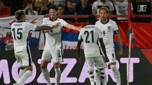 Inglaterra goleia Sérvia (5-0) e fica perto da Copa de 2026