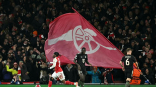 Arsenal thump Bayern to stay perfect in Champions League