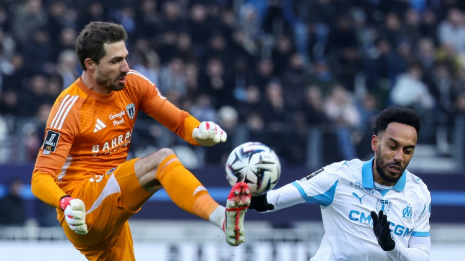 Olympique de Marselha trope&ccedil;a com Paris FC e se distancia da briga pelo t&iacute;tulo franc&ecirc;s