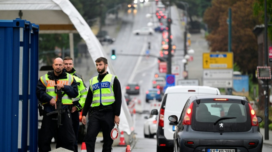 Zurückweisungen von Geflüchteten weiter strittig - Grüne zweifeln an Rechtmäßigkeit