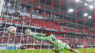 Vor Liverpool-Kracher: Torwart-Diskussion in Frankfurt