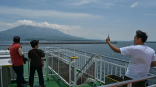 Alertan sobre la ca&iacute;da de ceniza por la erupci&oacute;n de un volc&aacute;n en Jap&oacute;n