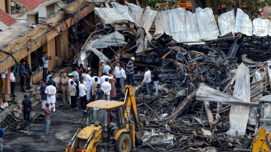 Incendio en un parque de atracciones de India deja 27 muertos, entre ellos 4 ni&ntilde;os
