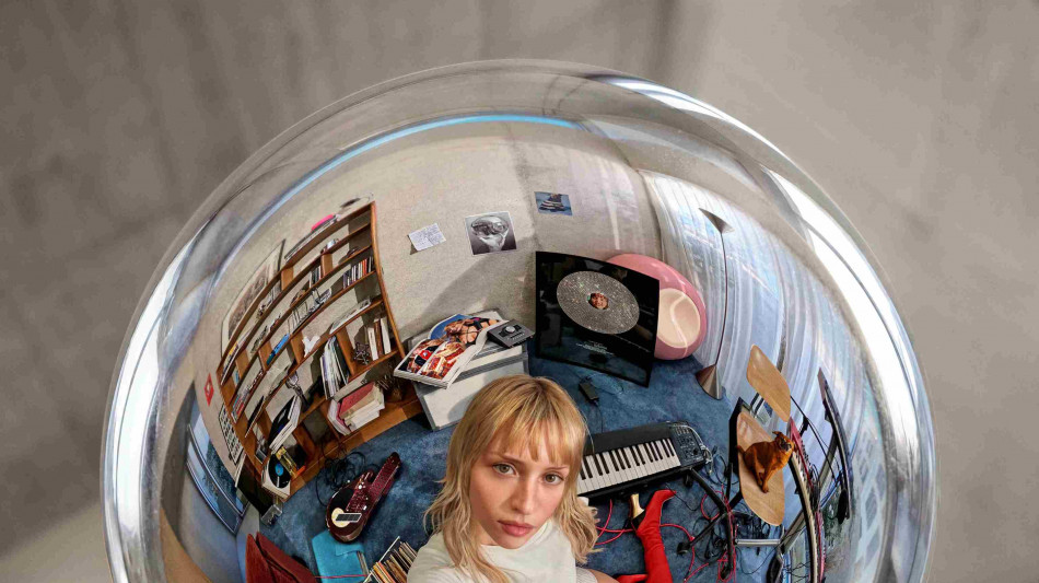La star belga Angele arriva con il nuovo disco Instinct, in uscita il 16 ottobre
