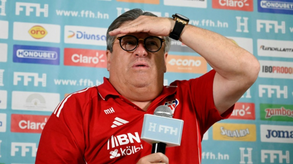T&eacute;cnico da Costa Rica alerta que sua equipe 'n&atilde;o pode piscar' se quiser ir &agrave; Copa de 2026