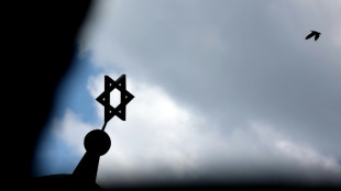 Frau bei antisemitischer Attacke mit abgebrochener Glasflasche in Berlin verletzt