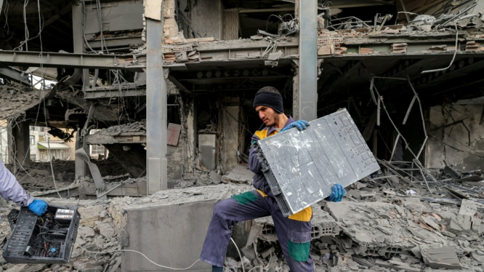 Trump threatens to destroy Iran oil island despite claims of talks