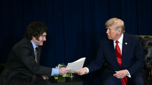 Trump dice ante Milei que no cree que Argentina necesite "un rescate"