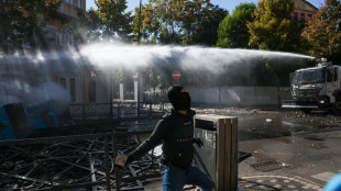 Gewaltsame Proteste in Albanien: Bildungsministerium in Brand gesteckt