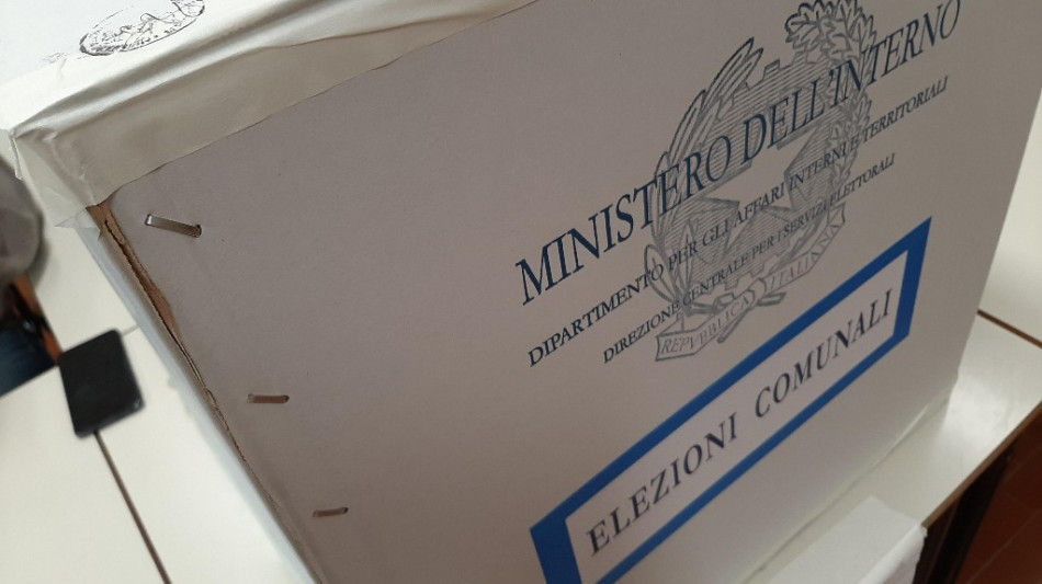 Aperti i seggi a Pescara, si vota in 23 sezioni per le comunali bis