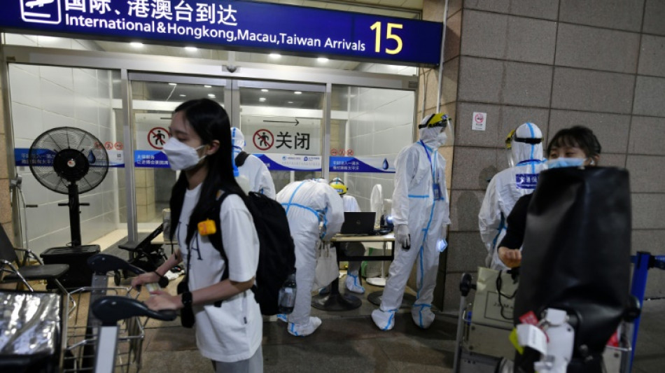 La Chine r&eacute;duit de moiti&eacute; la quarantaine pour les arriv&eacute;es de l'&eacute;tranger