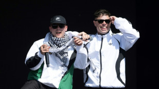 Rappers Kneecap desafiam críticas e defendem causa palestina em Glastonbury