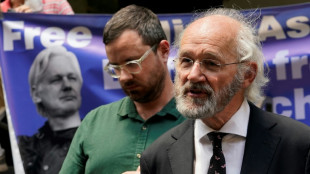 La familia de Assange apuesta a que los pa&iacute;ses europeos puedan bloquear la extradici&oacute;n