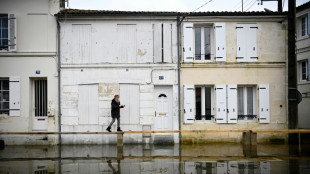 D'Angoul&ecirc;me &agrave; Saintes, la Charente d&eacute;borde et les habitants font avec