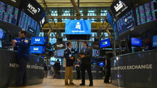 Wall Street cl&ocirc;t en hausse tir&eacute;e par la technologie, le S&P 500 &agrave; un record