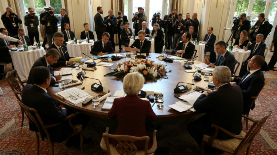 Ukraine : les Européens aux côtés de Trump, le sommet avec Poutine s'éloigne
