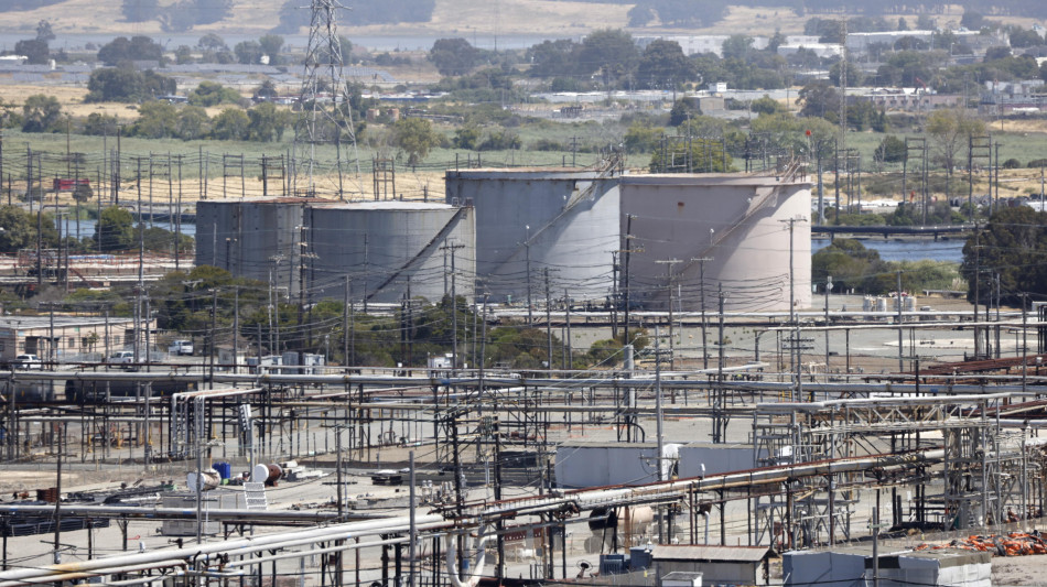 Il petrolio apre in rialzo a New York a 59,14 dollari