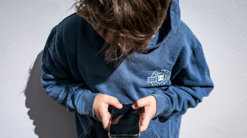 Australie: pour les réseaux, le casse-tête du contrôle de l'âge 