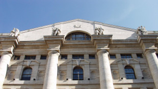 Borsa: Milano chiude in calo, Ftse Mib -0,85%