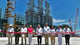 Le Mexique inaugure une raffinerie, vise l'autosuffisance en carburants