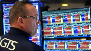 Wall Street en hausse, r&eacute;serve un bon accueil aux r&eacute;sultats d'entreprises