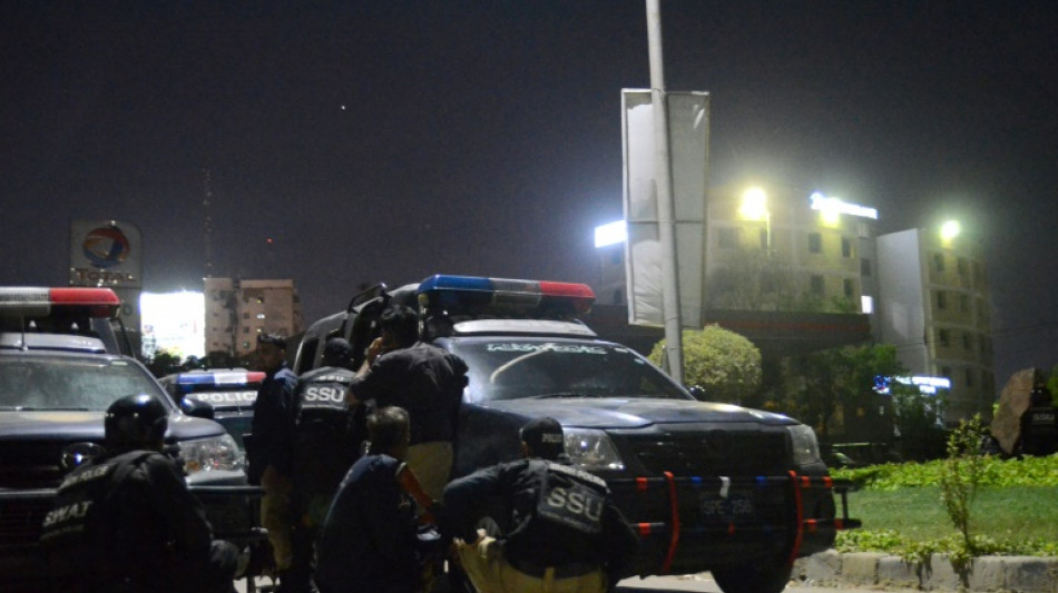 Pakistan: au moins quatre morts dans l'attaque d'un complexe de la police &agrave; Karachi