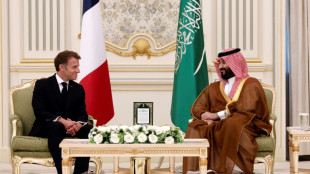 Ar&aacute;bia Saudita se compromete a fornecer diesel enquanto 'for necess&aacute;rio', diz Macron