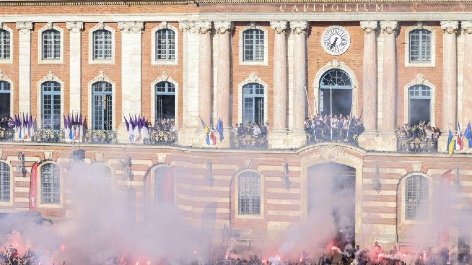 Au Capitole, le peuple toulousain f&ecirc;te les vainqueurs de la Coupe de France