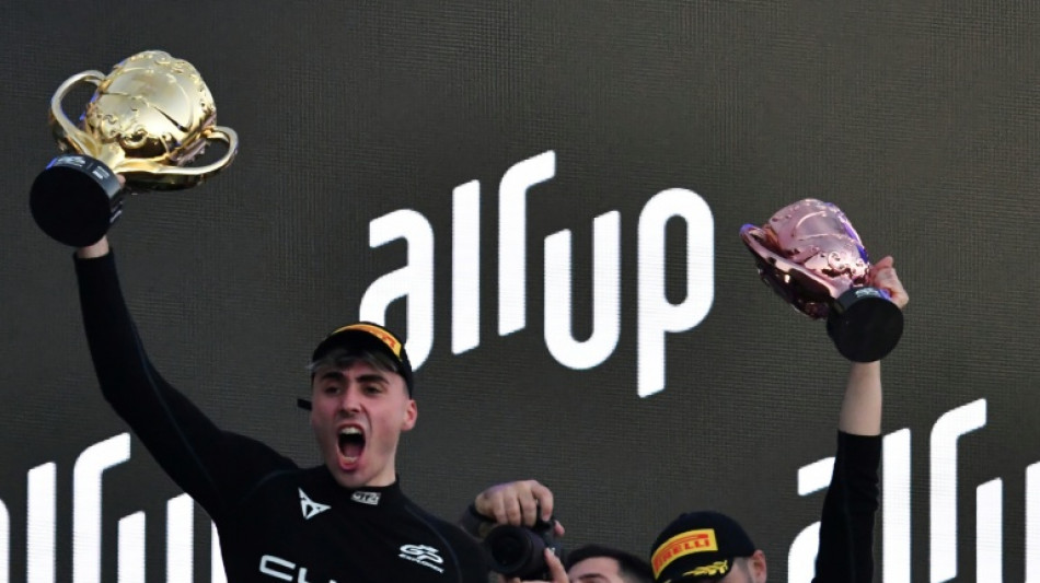 Un espa&ntilde;ol gana carrera automovil&iacute;sta de "streamers" en Francia