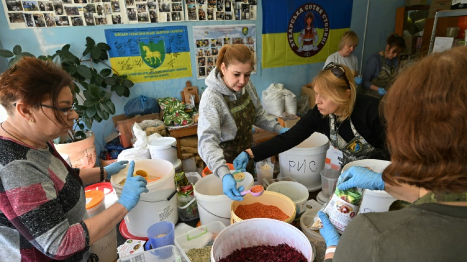 'Borshch war' volunteers make Ukraine frontline food