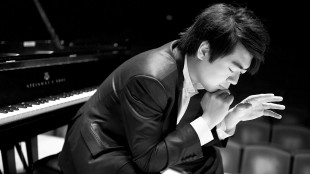 Il pianista Lang Lang inaugura al Cairo 'L'eco delle piramidi'