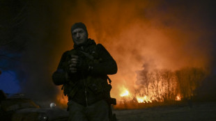 Ukraine: 27 morts dans une frappe russe, Zelensky implore d'aider à "arrêter cette guerre"